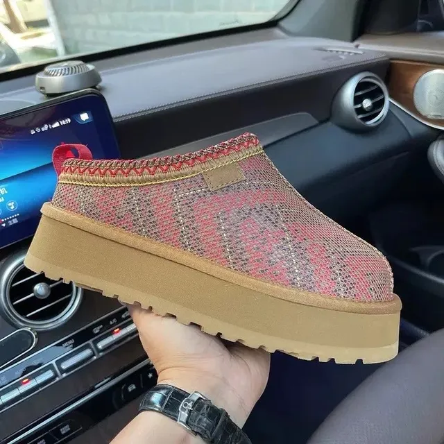 UGG Platform Slipper Plaid Mesh