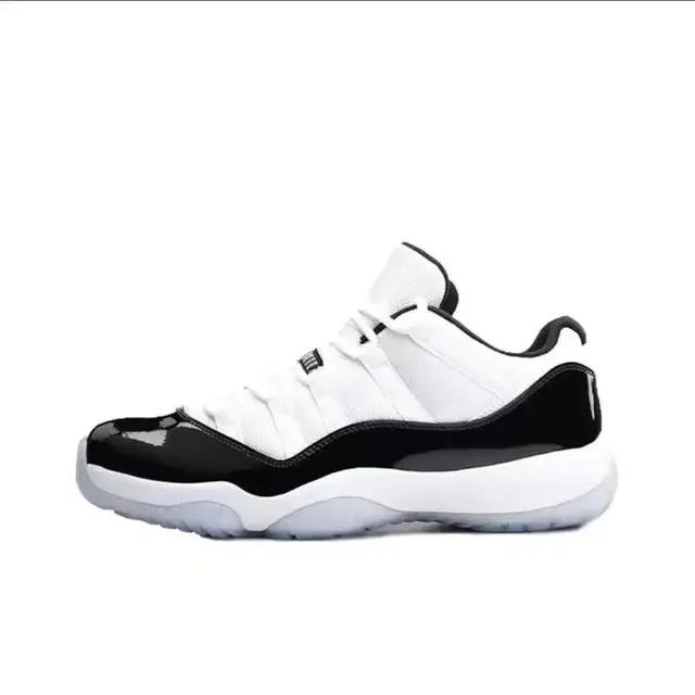 Air Jordan 11 Concord