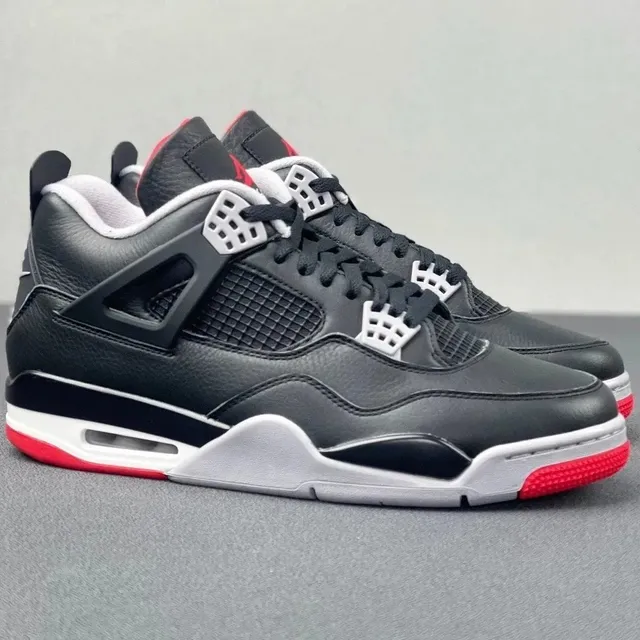 Air Jordan 4 Bred