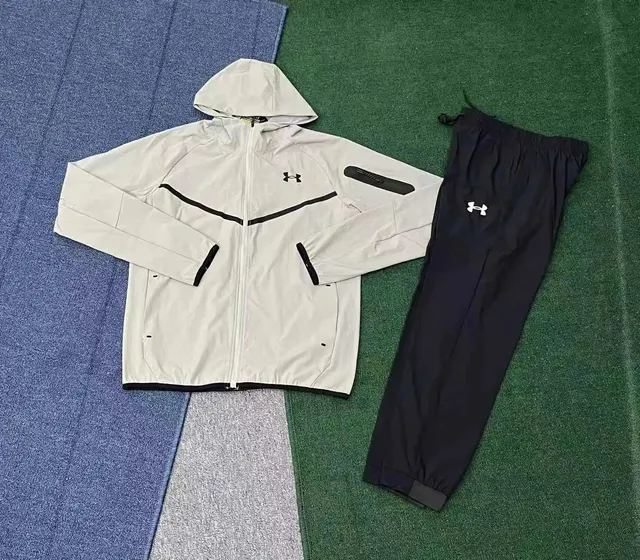 Under Armour Track Suit Lightweight Hooded Jacket and Joggers