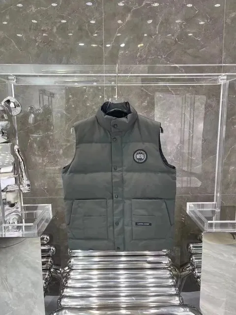 Canada Goose Puffer Vest Classic Fit