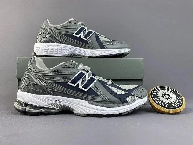 Nike New Balance 2002R Grey Navy