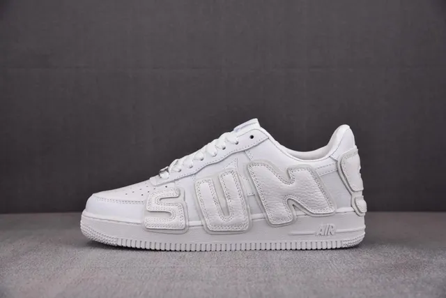 Nike Air Force 1 Low Sacai