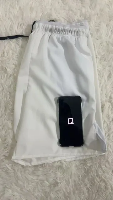 白色短裤