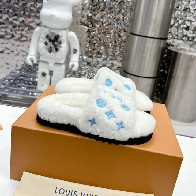 Louis Vuitton sandals slippers