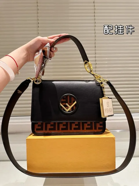 Fendi Baguette FF Logo