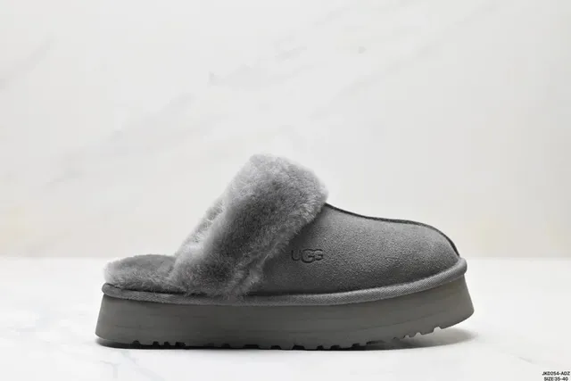 UGG sandals slippers