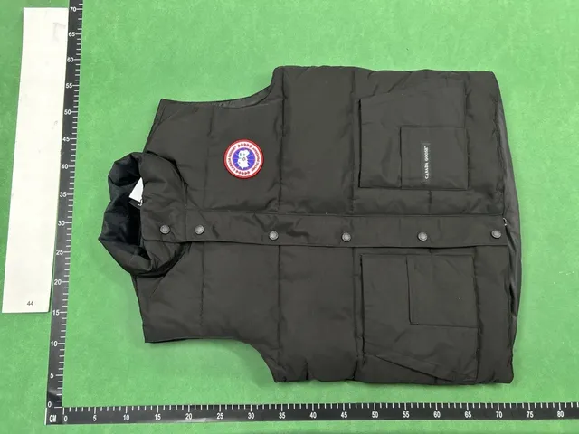 Canada Goose Puffer Vest Classic Logo