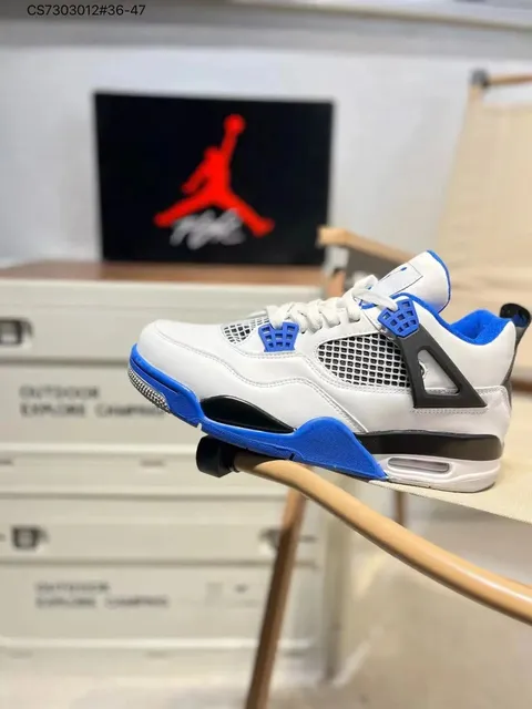 Air Jordan 4 Military Blue