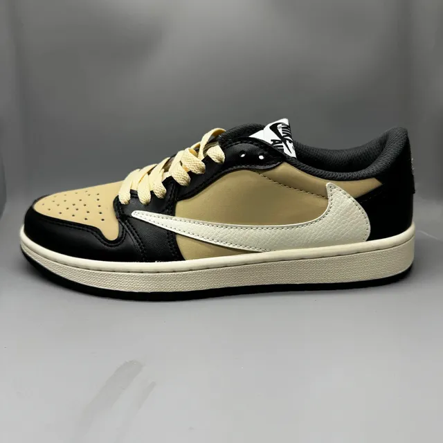 Jordan × Travis Scott Dunk Low Reverse Mocha