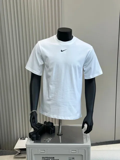 Nike Sportswear Tee