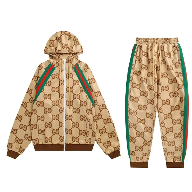 Gucci sets Web Stripe