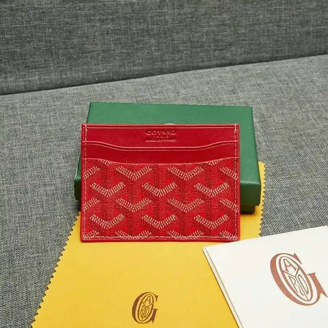 红色