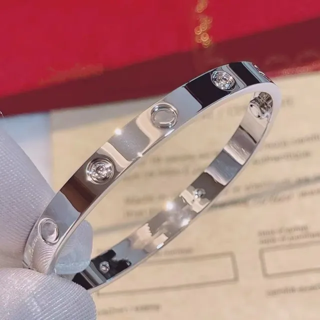宽版白金色四钻