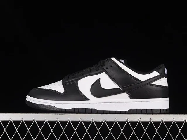 Nike Dunk Low Panda