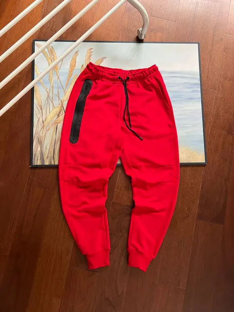 Red sweatpants (front pressure adhesive)