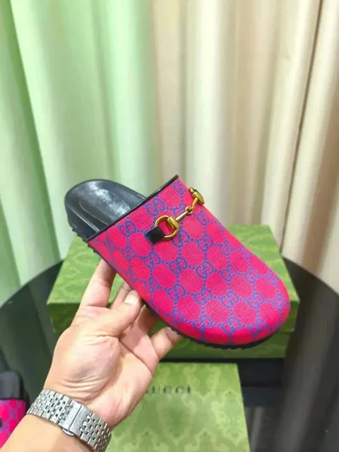 Gucci sandals slippers