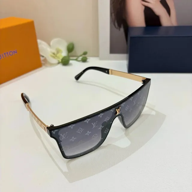 Louis Vuitton Shield Sunglasses Monogram Gradient