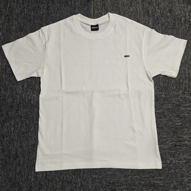 Logo Tee Minimal
