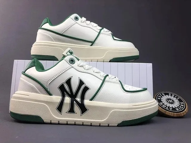 MLB NY Yankees Sneaker