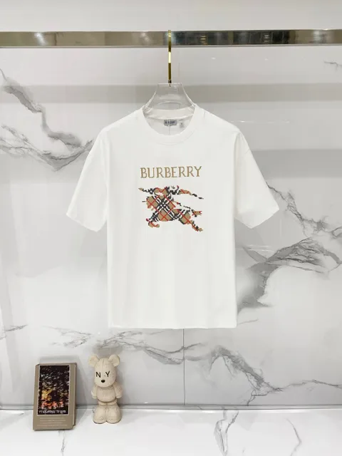 Burberry Graphic T-Shirt Equestrian Knight Check Print