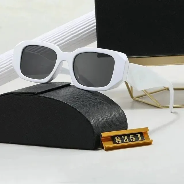 PRADA 白色