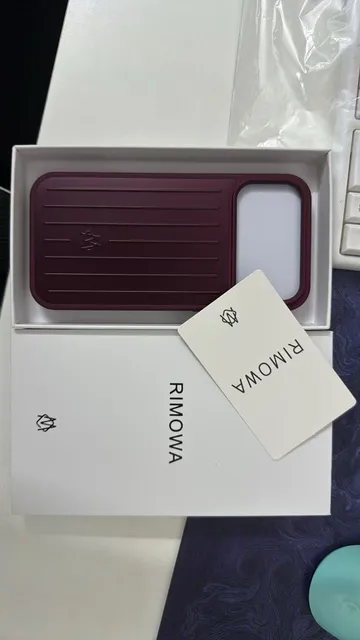Classic wine red - with packaging