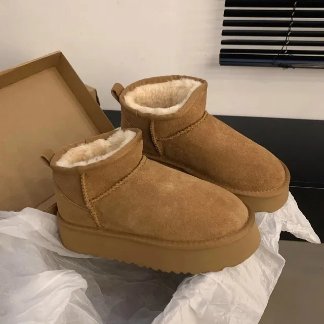 UGG Mini Platform Classic