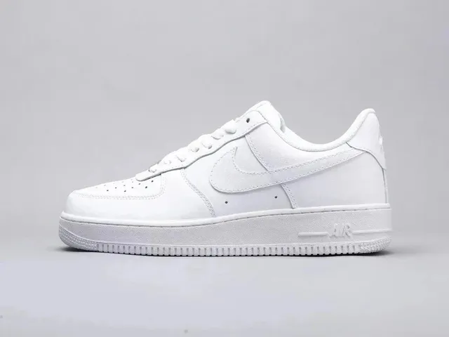 Nike Air Force 1 Low Triple White