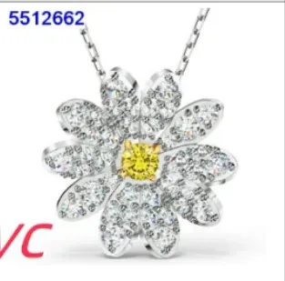 White gold daisy necklace