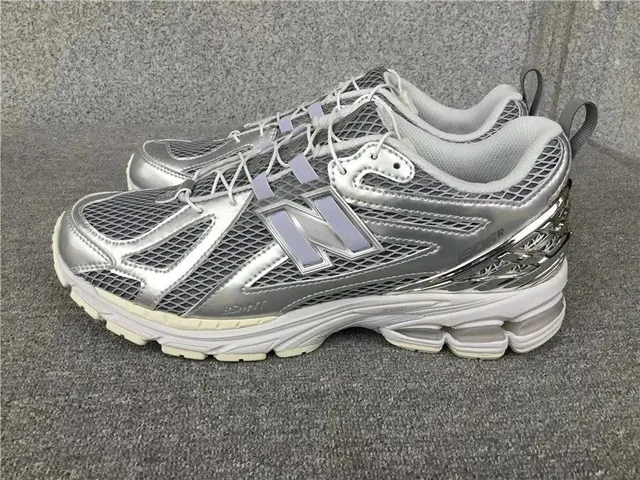 New Balance 1906R Metallic Silver