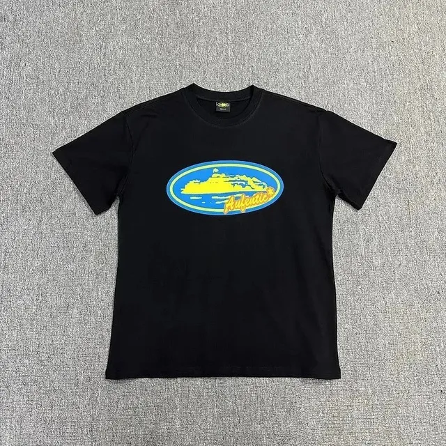 Off-White Graphic Tee