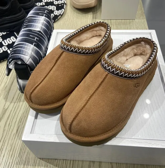 薄底栗色