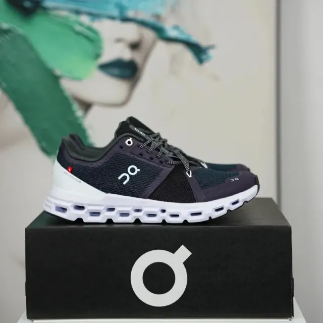 On Cloud Dark Grey/White