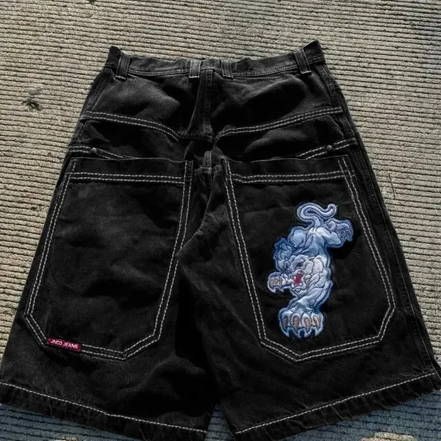 D06 black