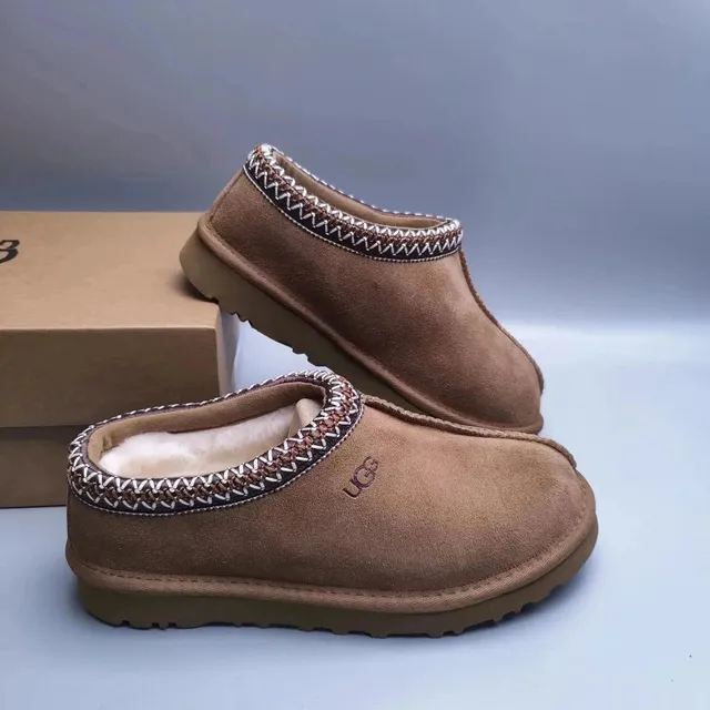 UGG sandals slippers