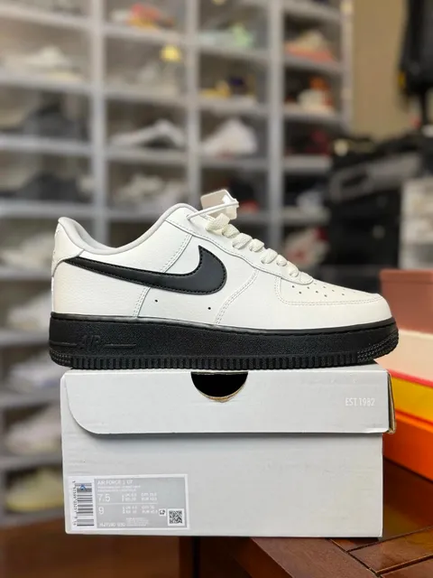 白黑色HJ7180-030
