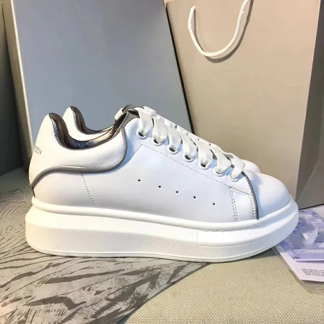 荧光白尾