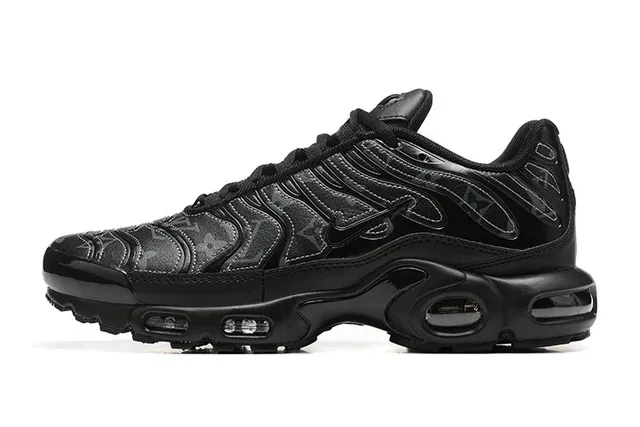 Nike Air Max Plus Triple Black
