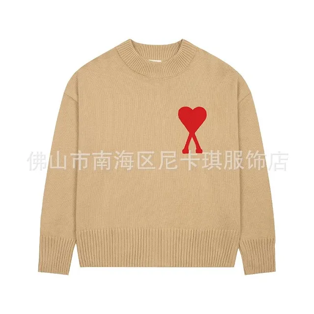 卡其刺绣心
