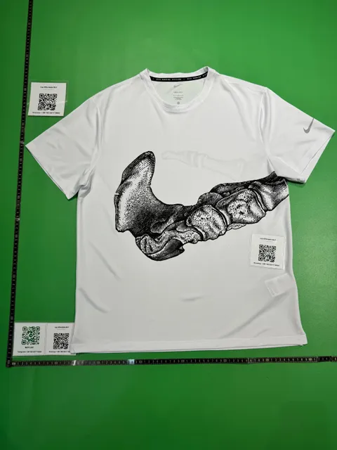 白色短袖