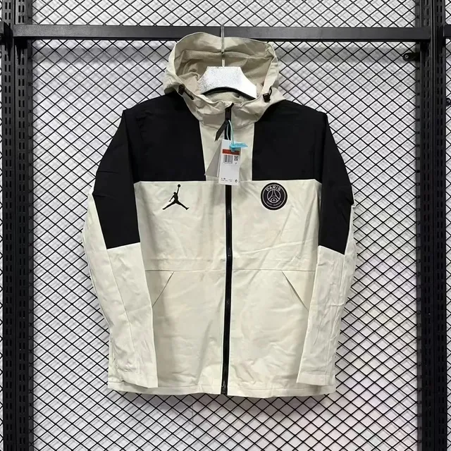 Jordan × Paris Saint-Germain Windbreaker Jacket PSG Collaboration