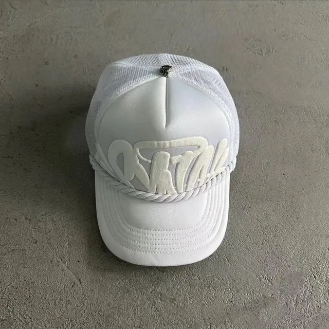 34白色