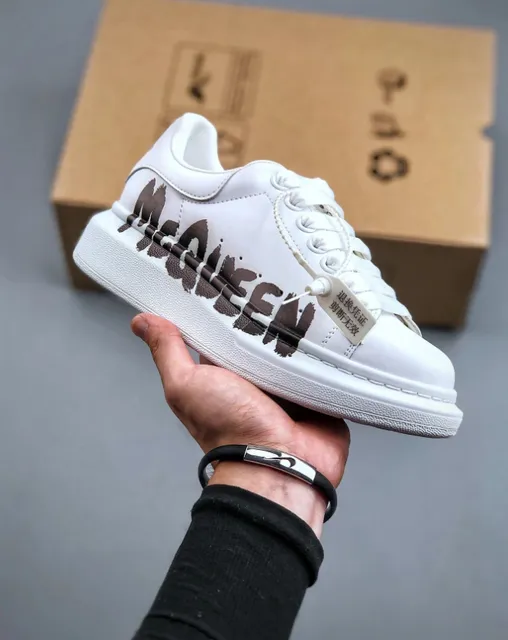 Alexander McQueen Sneaker McQueen Logo