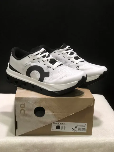 On Cloudflow 5 White/Black