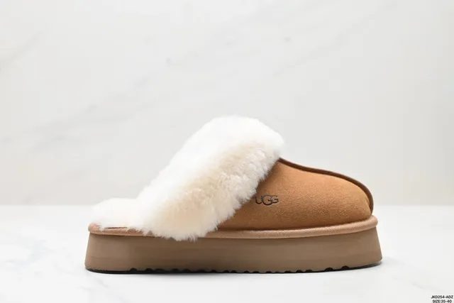 UGG sandals slippers