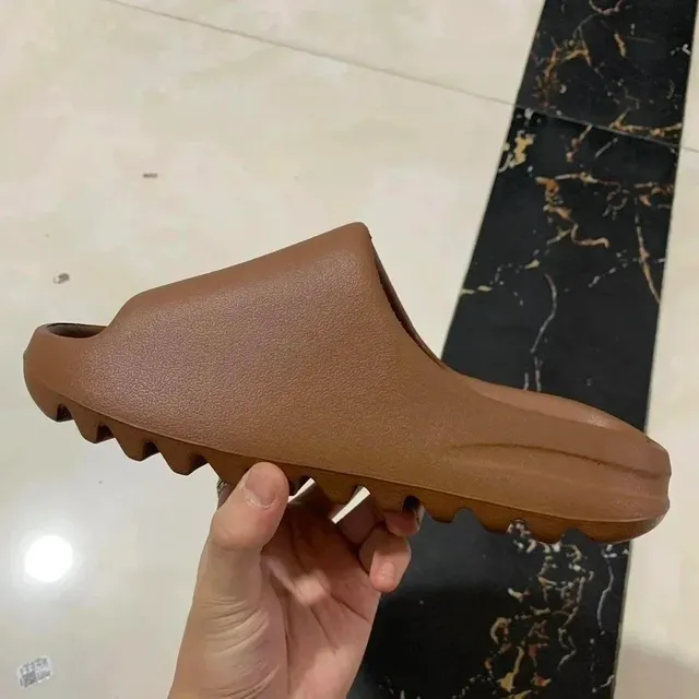 Yeezy Slide Earth