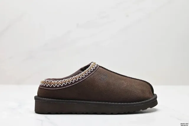 UGG sandals slippers
