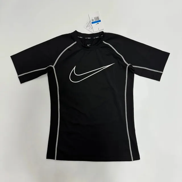 Nike Pro Top Swoosh Logo