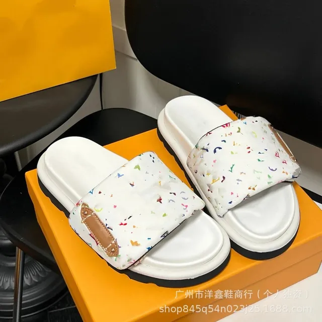 彩白